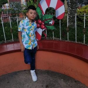 Meet your Posher, Eli monterroso